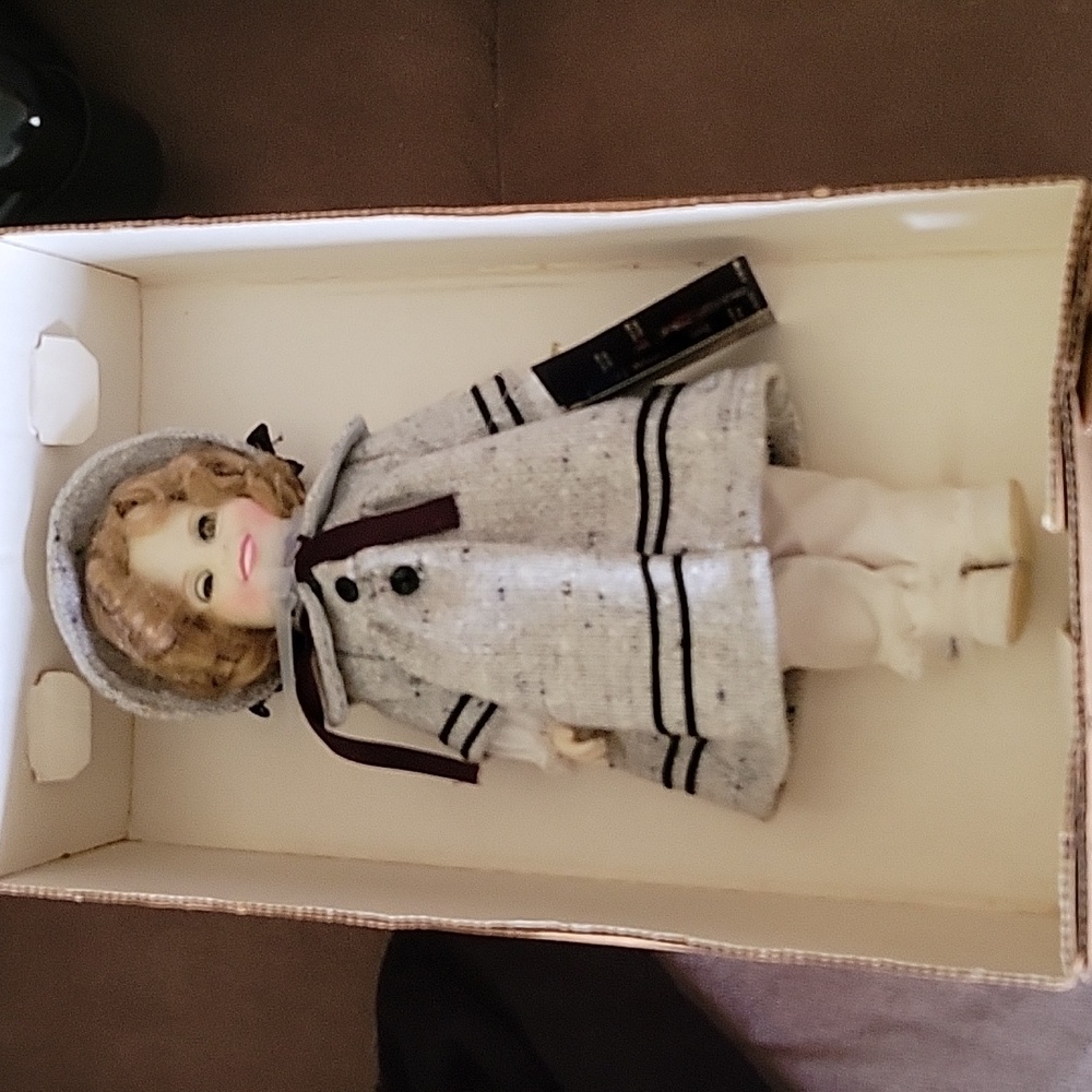 Ideal 11" Shirley Temple Dimples Porcelain Doll NWT 1983